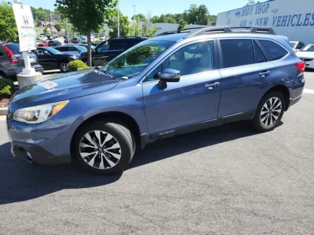 Used 2015 Subaru Outback 2.5i Limited w/Moonroof/KeylessAccess/Nav/EyeSight SUV
